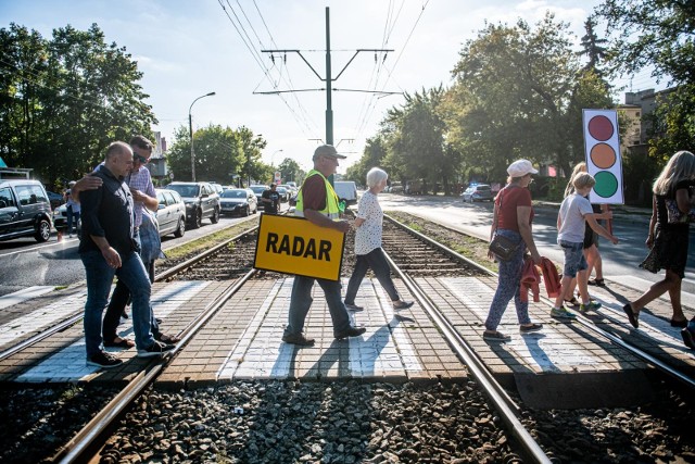 Mieszkańcy domagają się zainstalowania sygnalizacji przy przejściu dla pieszych przy ul. Grunwaldzkiej i Marszałkowskie