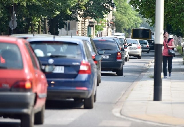 Giigantyczne korki na ul. Wólczańskiej: Zamknęli ulicę, na której nic się nie dzieje!