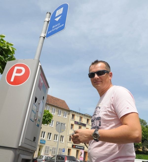 - Tańsze parkowanie dla studentów to zły pomysł - ocenia opolanin Tomasz Repczyński. - Żacy nie powinni być lepiej traktowani niż inni mieszkańcy miasta.