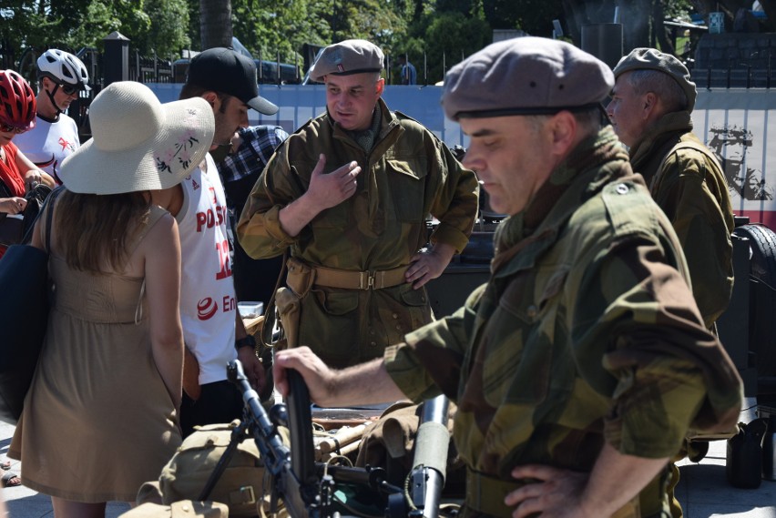 Święto Wojska Polskiego w Muzeum Marynarki Wojennej w Gdyni. Nie zabrakło grup rekonstrukcyjnych i żołnierskiej gruchówki