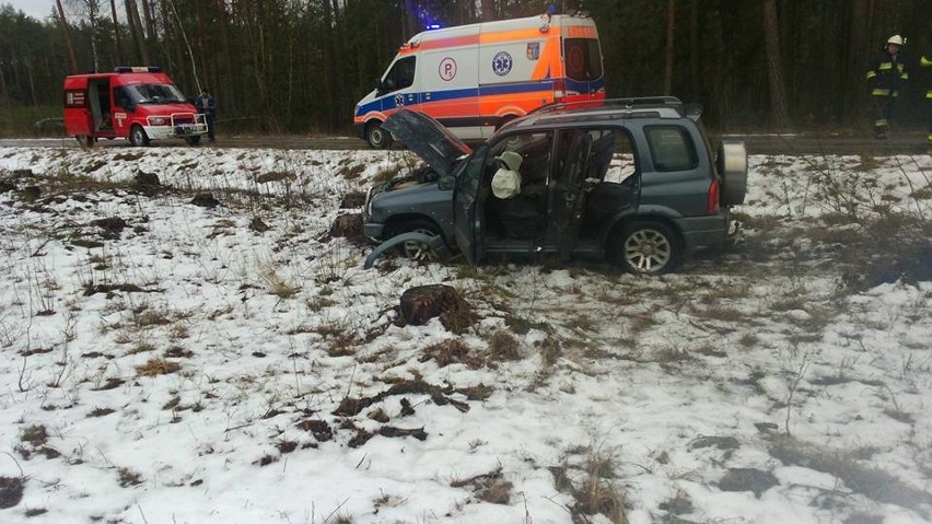 Wypadek w miejscowości Planty w okolicy Michałowa. Auto...