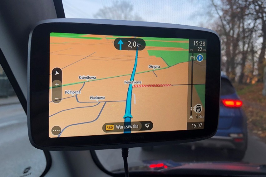 TomTom GO Premium to najbardziej zaawansowana i - niestety -...