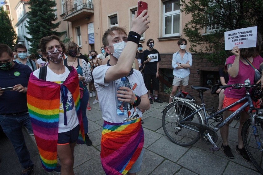 - Mamy dość homofobii, transfobii i queerfobii w Polsce....