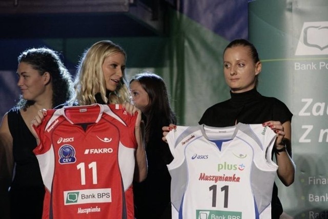 Po czterech latach do Muszyny wraca doświadczona rozgrywająca Agnieszka Rabka (z prawej)
