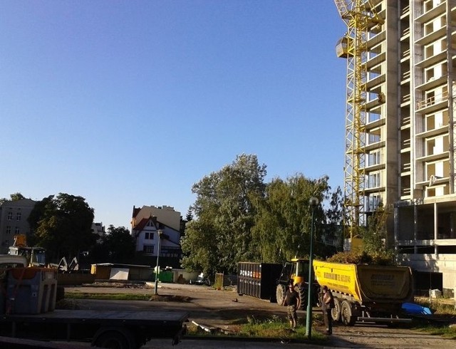 Trwają prace przy budowie nowej mariny nad Brdą RTW Bydgostia przy ul. Żupy.Przystań będzie się składać z istniejącego budynku, który zostanie odnowiony oraz nowego, który powstanie w miejscu szałasu kajakarzy.
