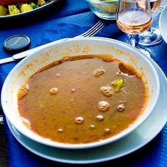 Bouillabaisse pochodzi z południa Francji