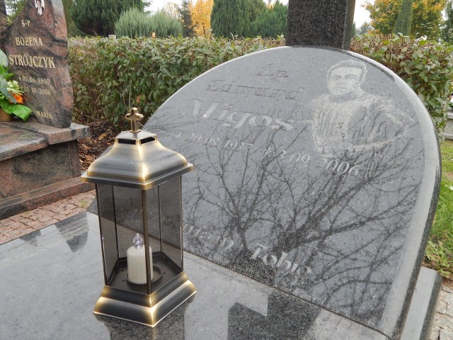 1 listopada na lubuskich cmentarzchCmentarz komunalny w Gorzowie: Grób Edmunda Migosia, pierwszego gorzowskiego indywidualnego mistrza Polski na żużlu.