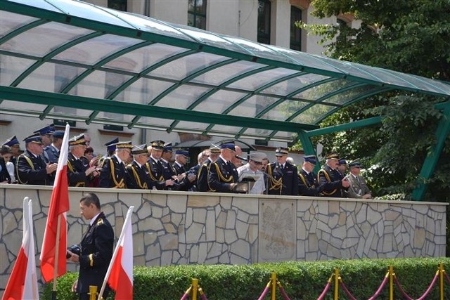 Stopień młodszego aspiranta uzyskało 112 absolwentów Centralnej Szkoły Państwowej Straży Pożarnej w Częstochowie.