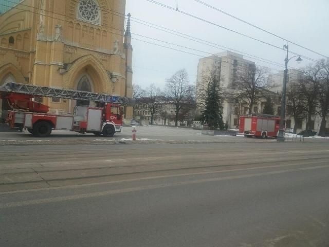 Straż pożarna przed katedrą