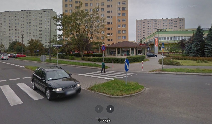 Kamera Google Street View w Toruniu uchwyciła mieszkańców w...