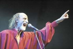 Arthur Brown podczas koncertu w 2009 roku