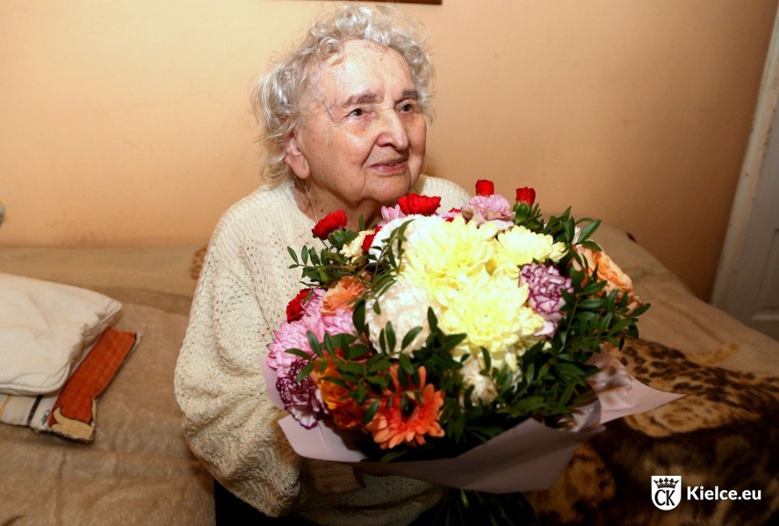 Adolfa Sutowicz z Kielc świętowała 100 urodziny.