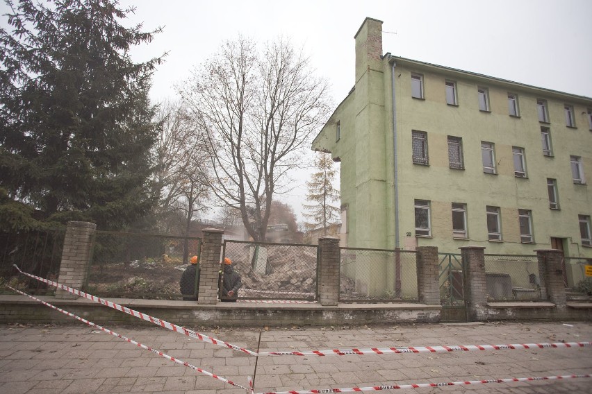 Wyburzanie dawnego szpitala psychiatrycznego w Słupsku