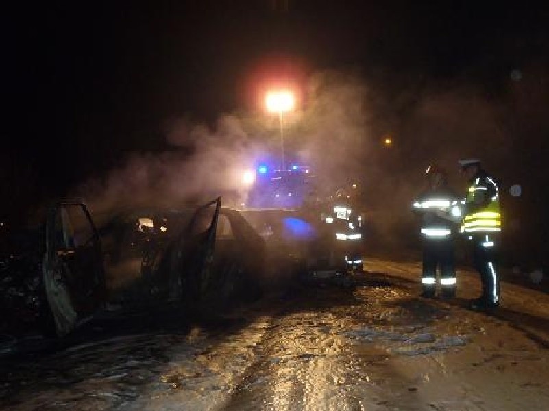 Wypadek w Gbocinie - spłonęły dwa samochody.