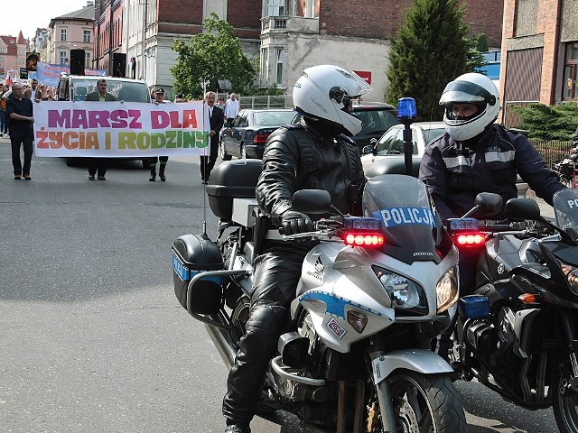 Marsz Dla Życia I Rodziny w GrudziadzuMarsz przeszedł ulicami miasta pod opieką drogówki