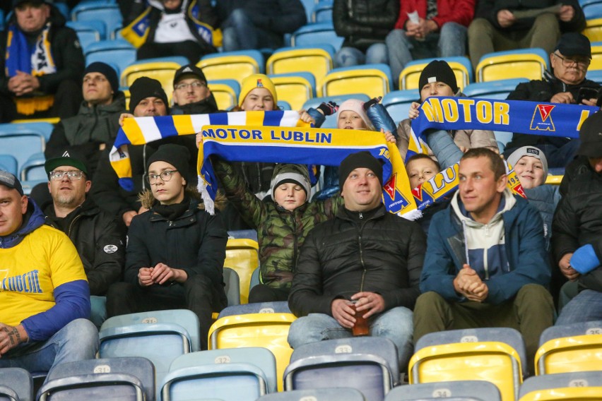 Zobacz, jak kibice Motoru Lublin wspierali piłkarzy podczas meczu z Wisłą Płock. Zdjęcia