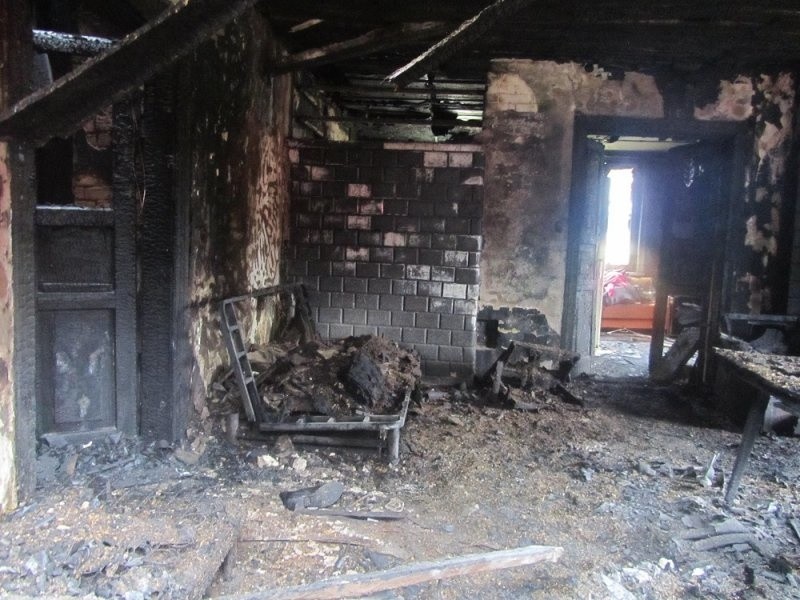 Pożar doszczętnie strawił dom (zdjęcia)