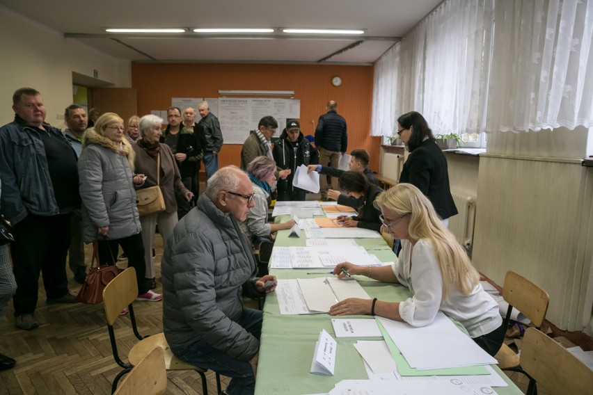 Wybory samorządowe 2018. Tak głosują mieszkańcy Krakowa [ZDJĘCIA]