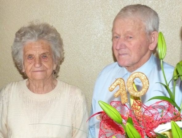 Cecylia i Mieczysław Szymkiewicz z Zajączkowa właśnie obchodzili siedemdziesiątą rocznicę swojego związku małżeńskiego.