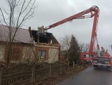 Wichura w Łódzkiem: zwalone drzewa, zerwane dachy i sunące garaże