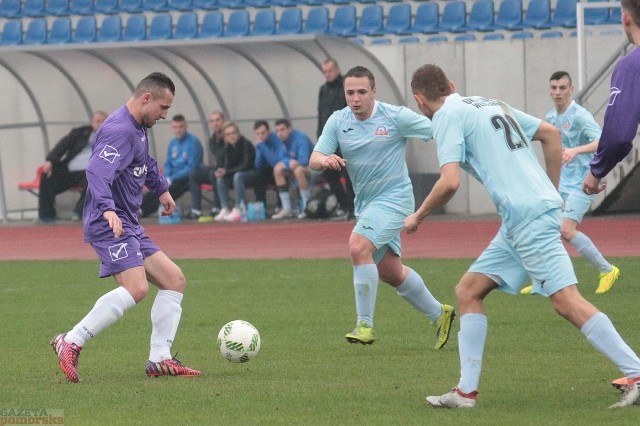 W meczu klasy okręgowej Lider Włocławek pokonał na własnym boisku Start Radziejów.GOL 4 min - Tomasz Szablewski 1:0 GOL 10 min - Łukasz Grube z karnego 2:0 GOL 24 min - Leszek Stasiak 2:1 GOL 44 min - Michał Łazarski głową 3:1 GOL 57 min - Grube z wolnego 4:1 GOL 90 min - Jan Kołodziejski z karnego 5:1 