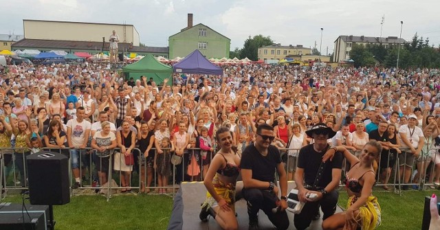 Podczas niedzielnego Festiwalu w Dechę w Rzeczniowie wystąpił między innymi wokalista disco dance Kordian.