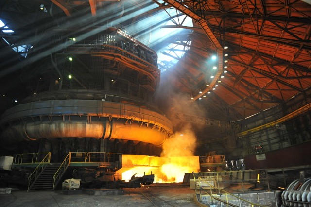 Wielki piec nr 2 w dąbrowskiej hucie ArcelorMittal Poland S.A.