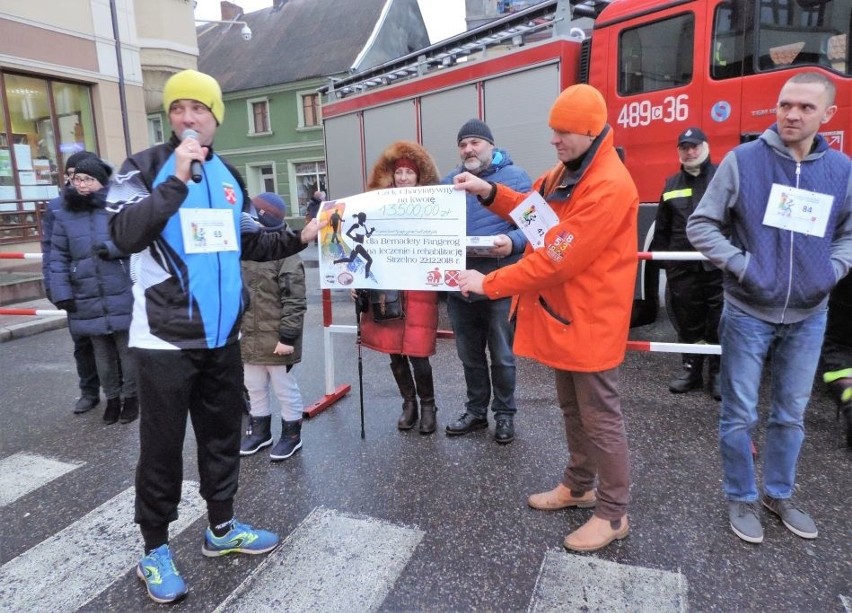 Biegali, szli z kijkami i jechali na rowerach. Wszystko, aby zebrać pieniądze [zdjęcia]