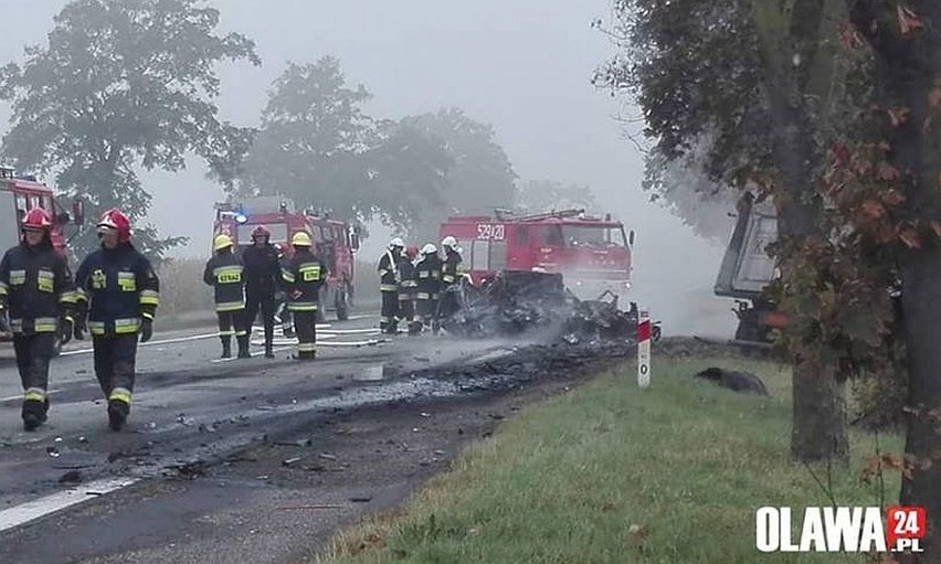 Śmiertelny wypadek na drodze z Brzegu do Strzelina. Auta w płomieniach