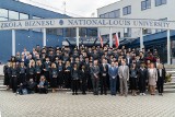 Inauguracja roku akademickiego 2023/2024 na sądeckiej WSB-NLU. Studia rozpoczęło aż 5300 osób