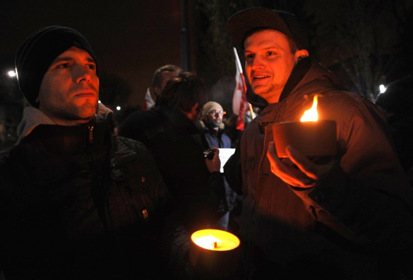 Demonstracja 13 grudnia pod domem Jarosława Kaczyńskiego
