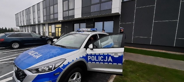 Nowiutki radiowóz zasilił flotę aut świdwińskiej policji. Wóz zakupiono m.in. dzięki wsparciu samorządów.