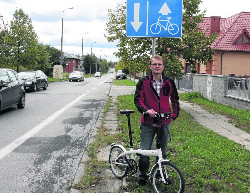 Sebastian Pawłowski z Bractwa Rowerowego przy kontrapasie.