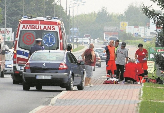 Niestety, pomimo reanimacji podjętej przez załogę pogotowia ratunkowego życia mężczyzny nie udało się uratować.