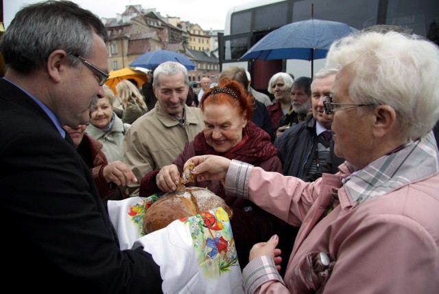 Lublinianie chlebem i solą przywitali Polaków ze Wschodu.