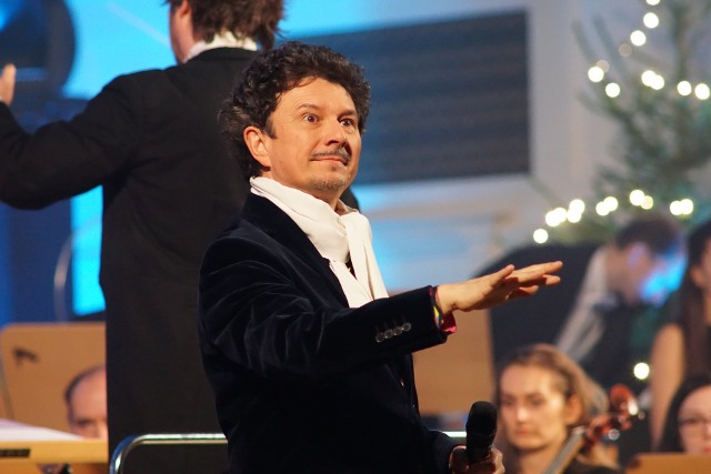Jacek Wójcicki śpiewał z okazji 25-lecia Fundacji Pomocy Dzieciom z Chorobami Nowotworowymi