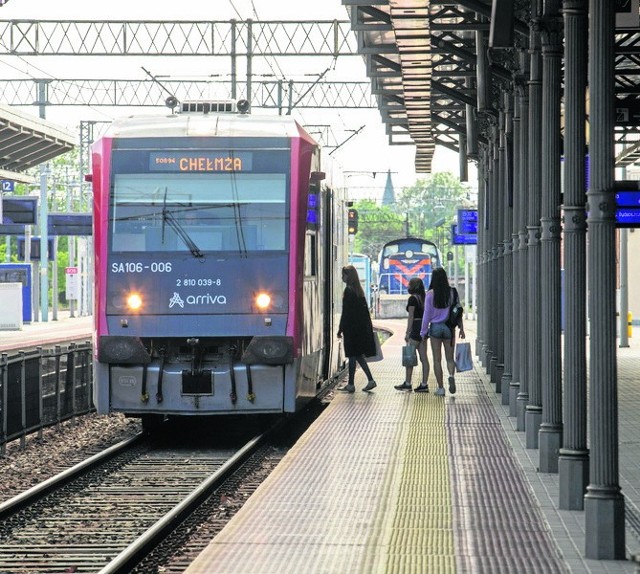 Przewozy pasażerskie na liniach Laskowice - Czersk i Chełmża-Bydgoszcz obsługuje Arriva, która ma również umowę na pozostałe niezelektryfikowane linie w naszym regionie. 