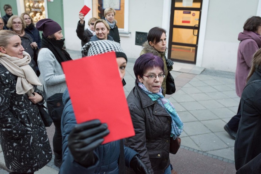 Protest w Opolu. Według policji manifestujących było około...