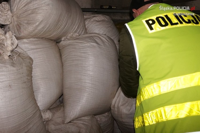 Częstochowska policja znalazła 900 kilogramów nielegalnego...