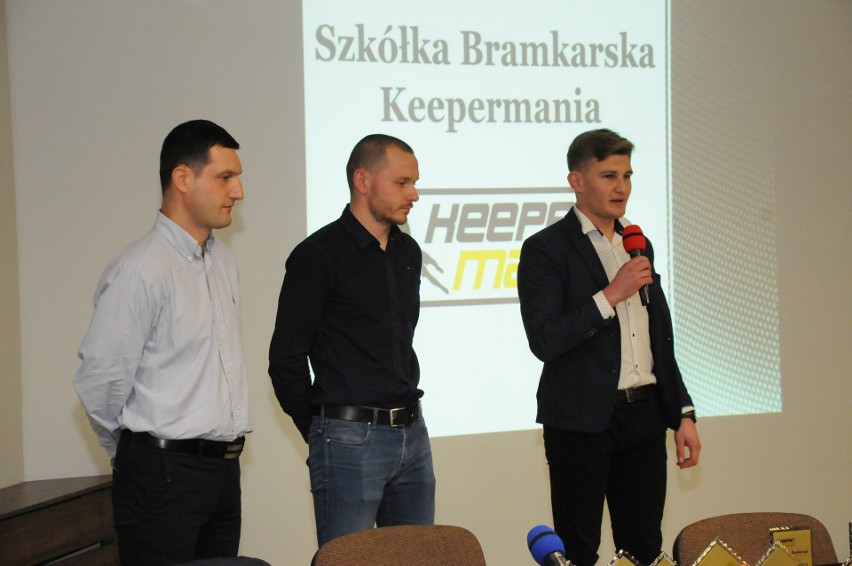 Szkółka bramkarska Keepermania podsumowała w Kielcach 2017 rok. Spotkała się z zawodnikami, trenerami i sponsorami