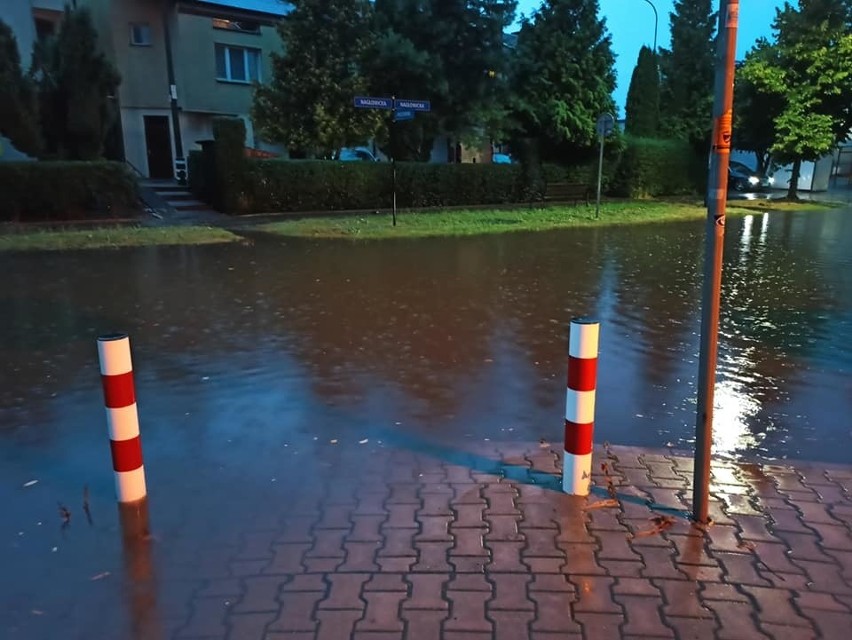 Trochę deszczu i Nowa Huta staje się basenem.. Ulice...