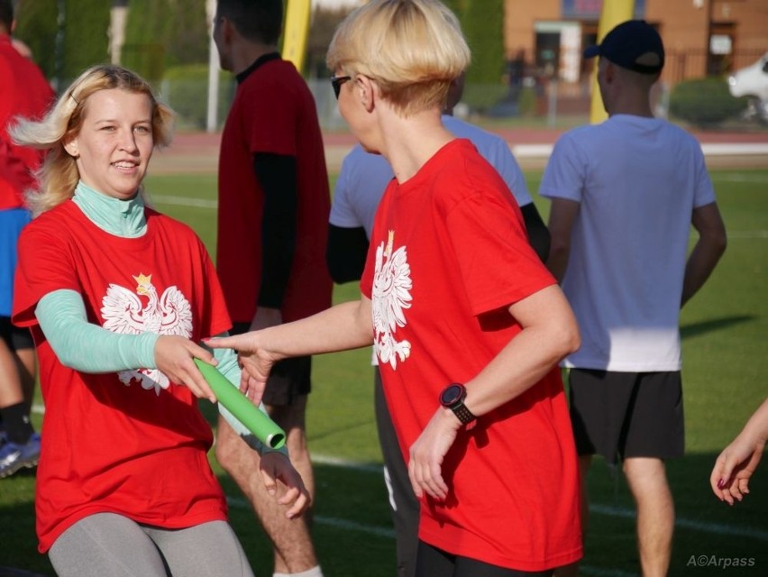 Kozienice. Na sportowo uczcili setną rocznicę niepodległości. 100 minut biegu na 100 lat niepodległej Polski (Zdjęcia) 