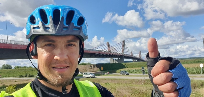 Pojechał na rowerze do Gdyni, by zwrócić uwagę na przestrzeganie praw ojców 