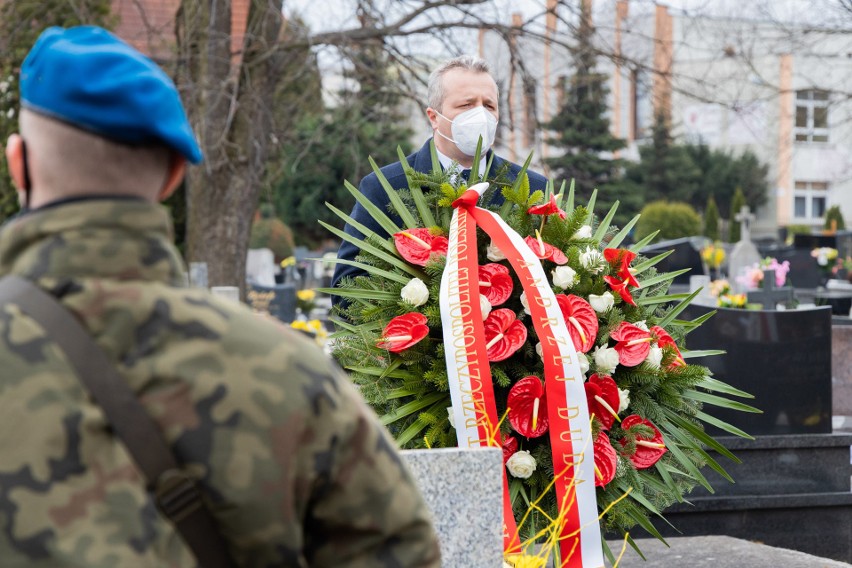 Wojewoda uczcił pamięć ofiar katastrofy smoleńskiej