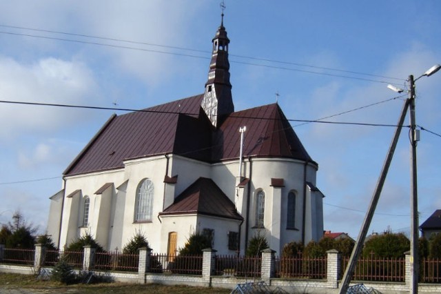 O zasługach księdza Józefa Sokołowskiego dla parafii w Widełce pamiętają kolejne pokolenia.