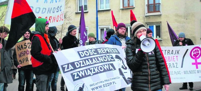 Radomska Partia Razem zorganizowała w marcu pikietę przed siedzibą Urzędu Gminy w Wierzbicy.