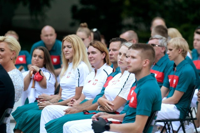 Paraolimpijczycy podczas ceremonii wręczenia nominacji olimpijskich