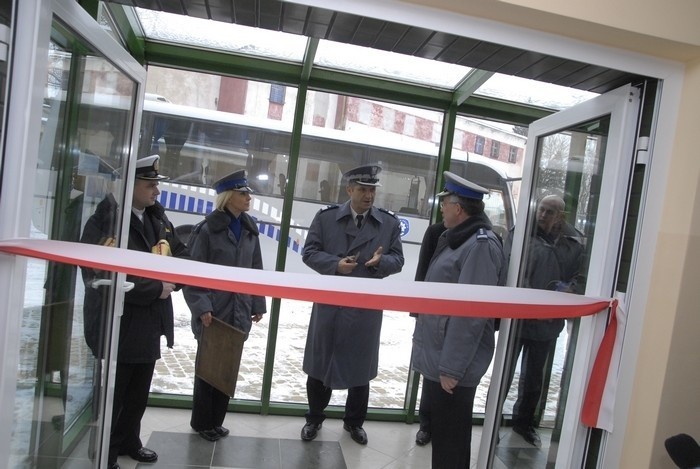 W slupskiej Szkole policji otwarto sale gimnastyczną i...