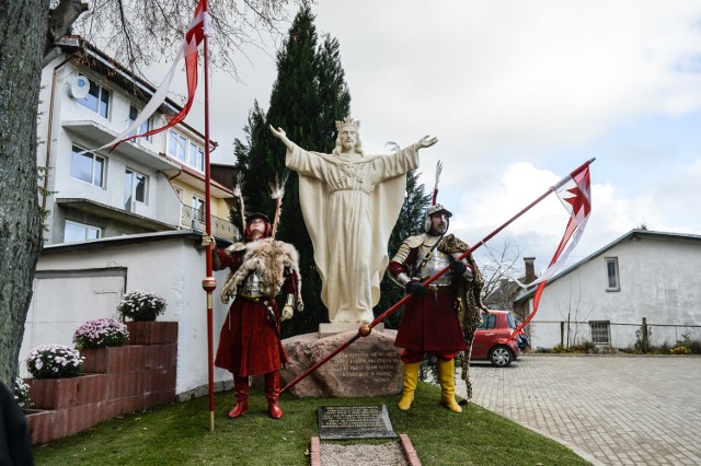 W Gdyni osłonięto pomnik Chrystusa Króla