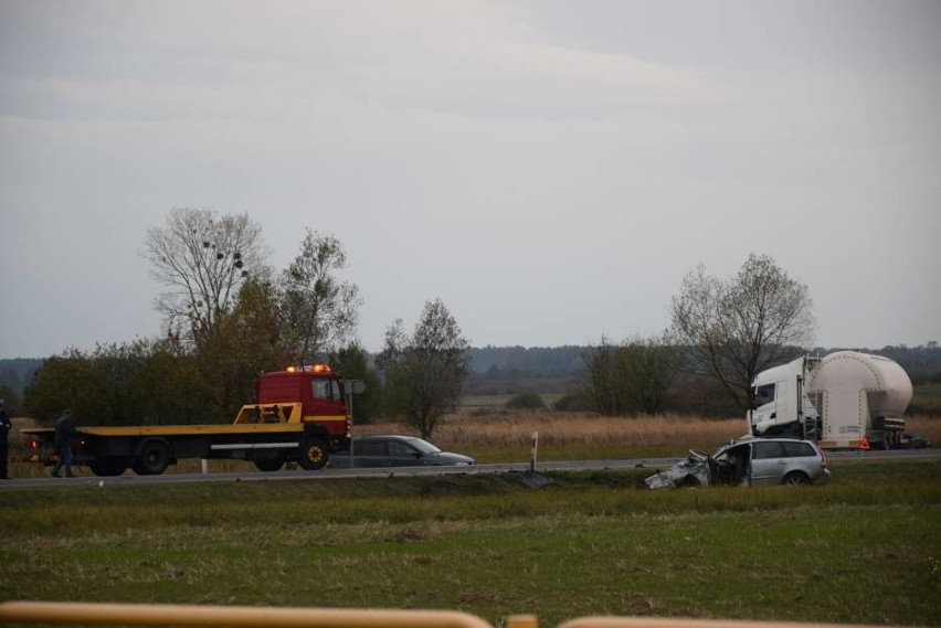 Śmiertelny wypadek na DK12 pod Chełmem. Zderzyły się trzy samochody